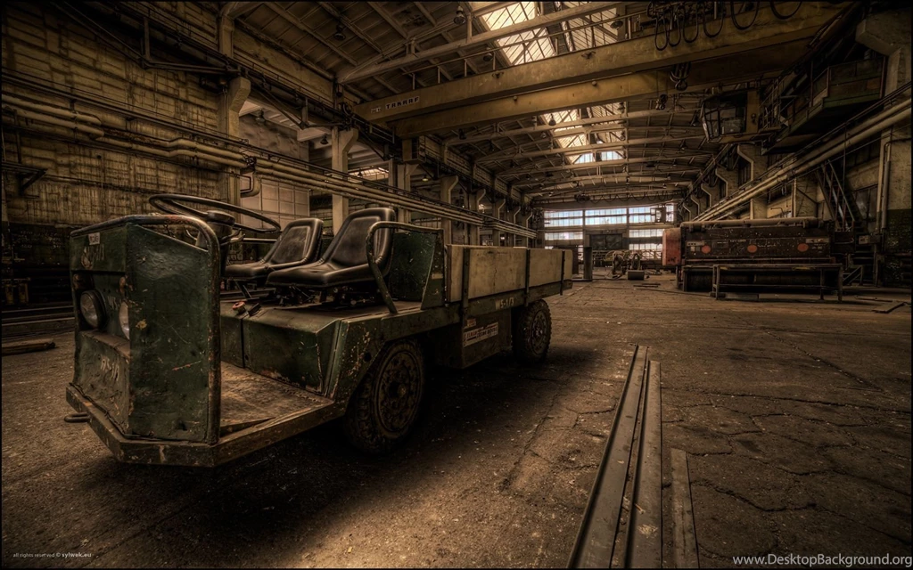 32 Warehouse Desktop Wallpapers