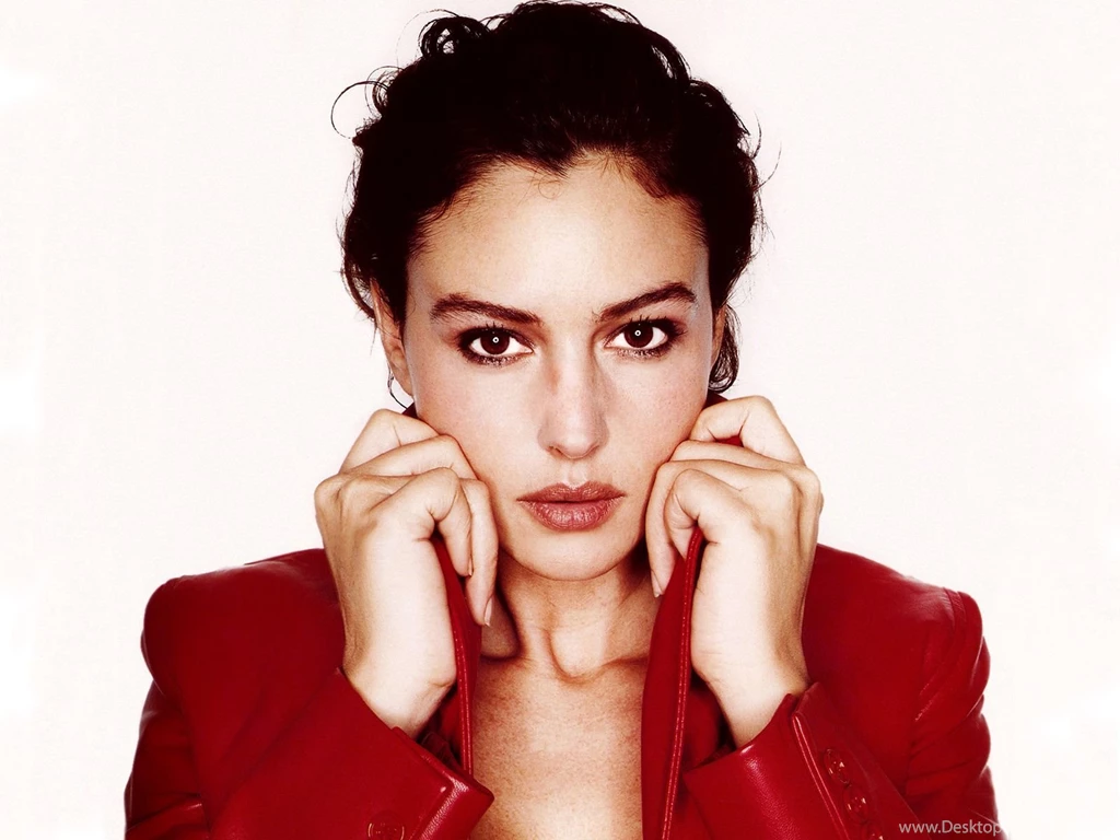 Monica Bellucci Wallpapers