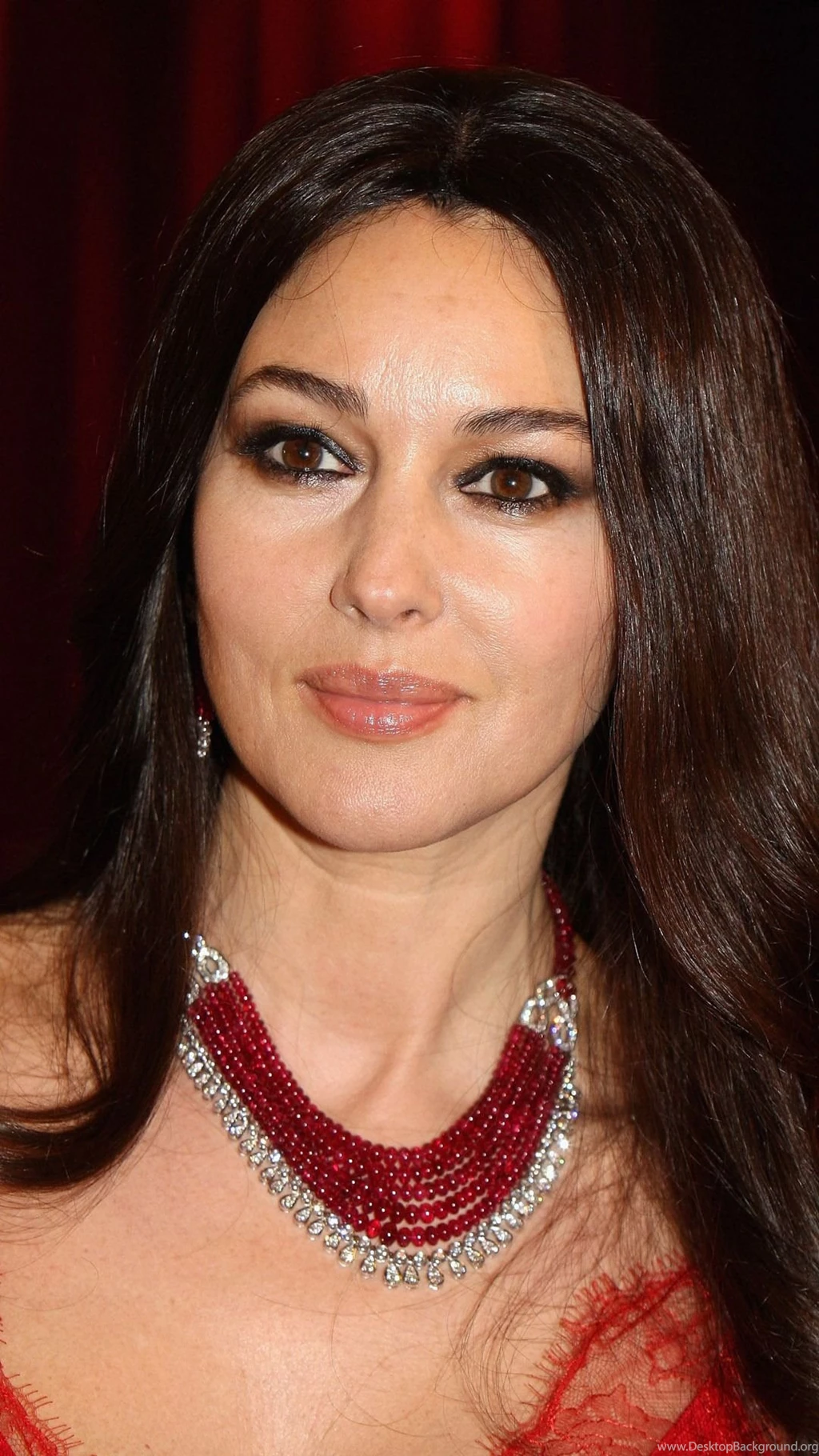 Monica Bellucci Mobile Wallpapers