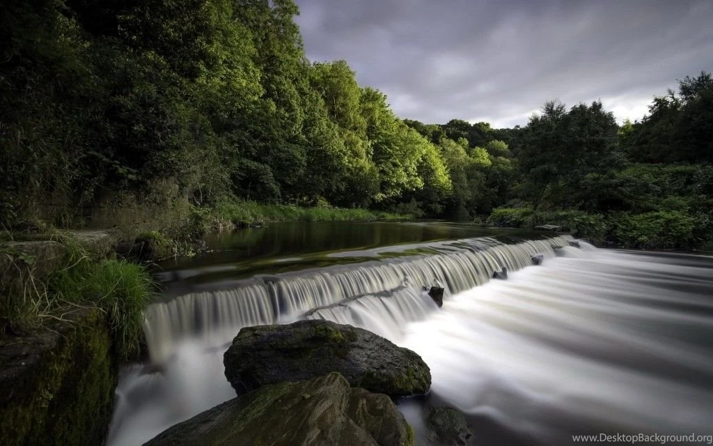 Waterfall Desktop Wallpaper 1024x640.jpg