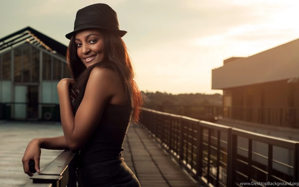 Black Girl On The Bridge Wallpapers And Images Wallpapers ...