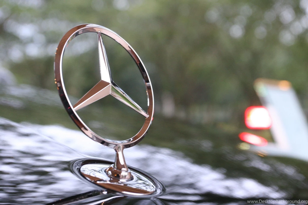 Mercedes Logo Wallpaper HD 10.jpg