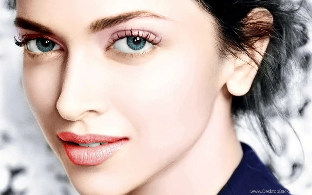 Deepika Padukone Face Wallpapers HD Of Bollywood Actress