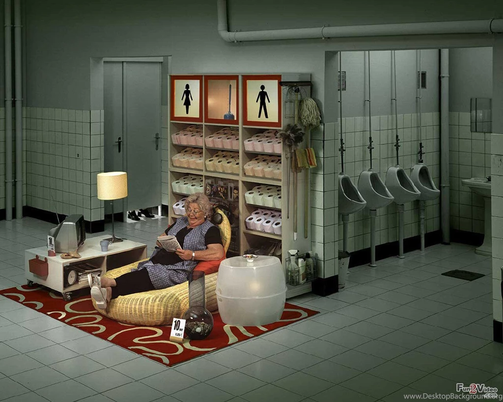 Bathroom funny wallpaper.jpg Desktop Background