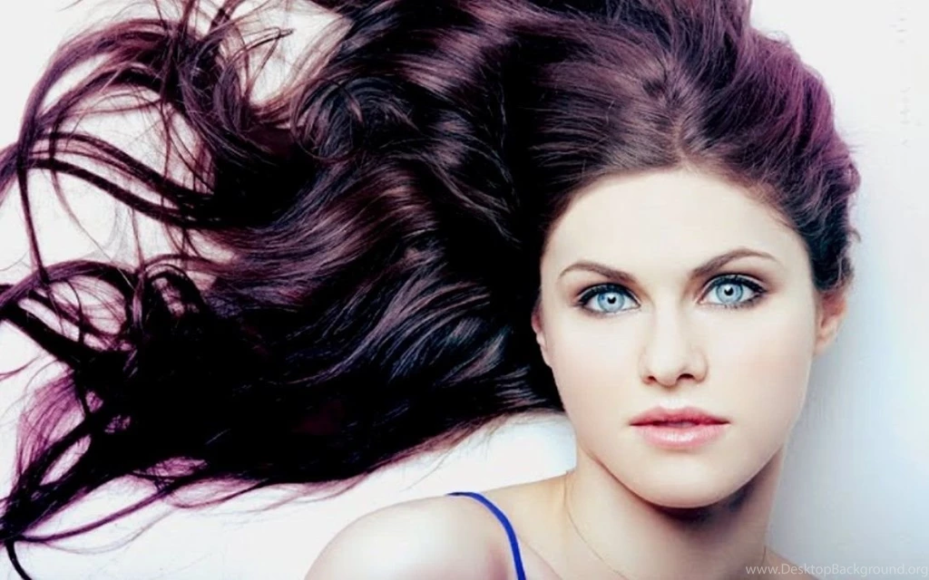 STARS WALLPAPER: Alexandra Daddario Wallpapers Free Download