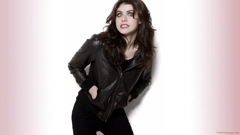 Alexandra Daddario, Leather Jacket Wallpapers