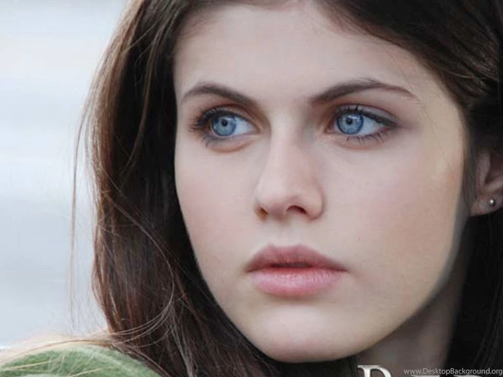 Alexandra Daddario Pictures Wallpapers