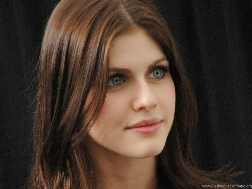 Alexandra Daddario Wallpapers