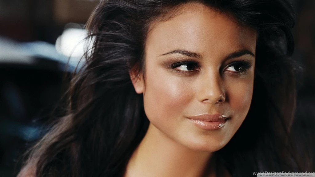 Download Celebrities Wallpapers 1920x1080