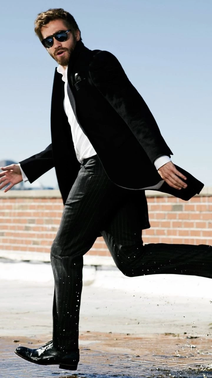 720x1280 Jake Gyllenhaal Playing It Cool Galaxy S3 Wallpapers