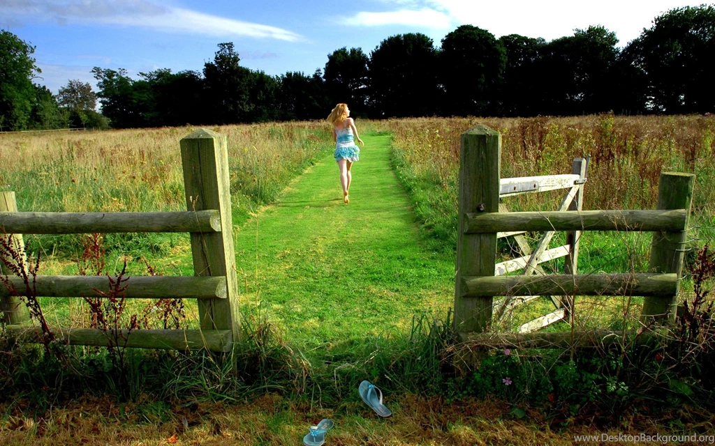 Women Hedges Girls In Nature Wallpapers