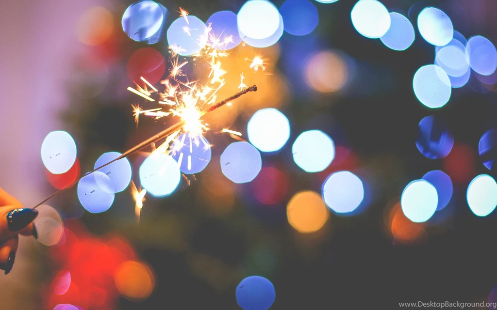 Sparklers In The New Years Eve Wallpapers :: HD Wallpapers