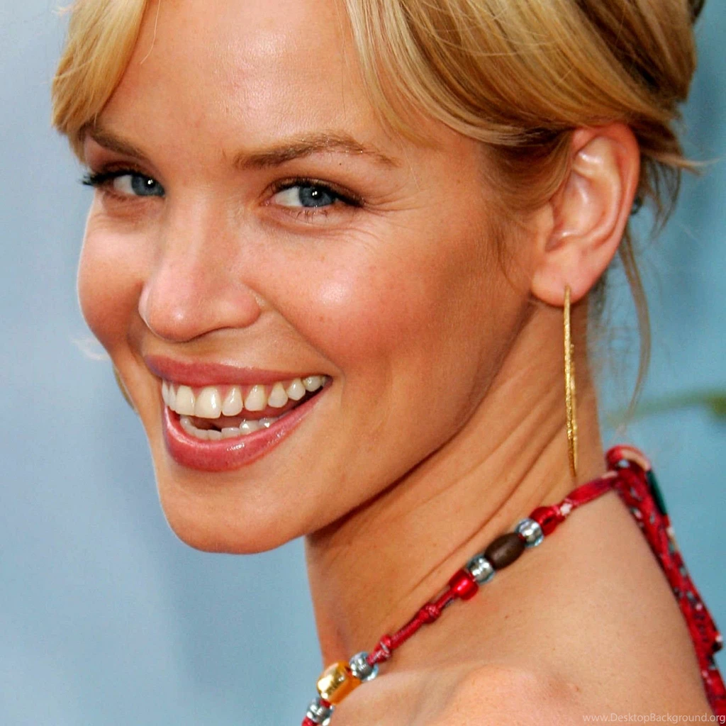Ashley Scott iPad 3,4 & Air Wallpapers