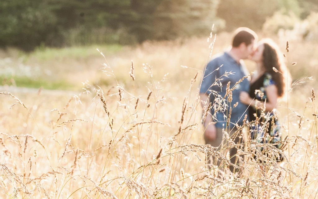 Couple Kissing Wallpapers Of Love Free Download