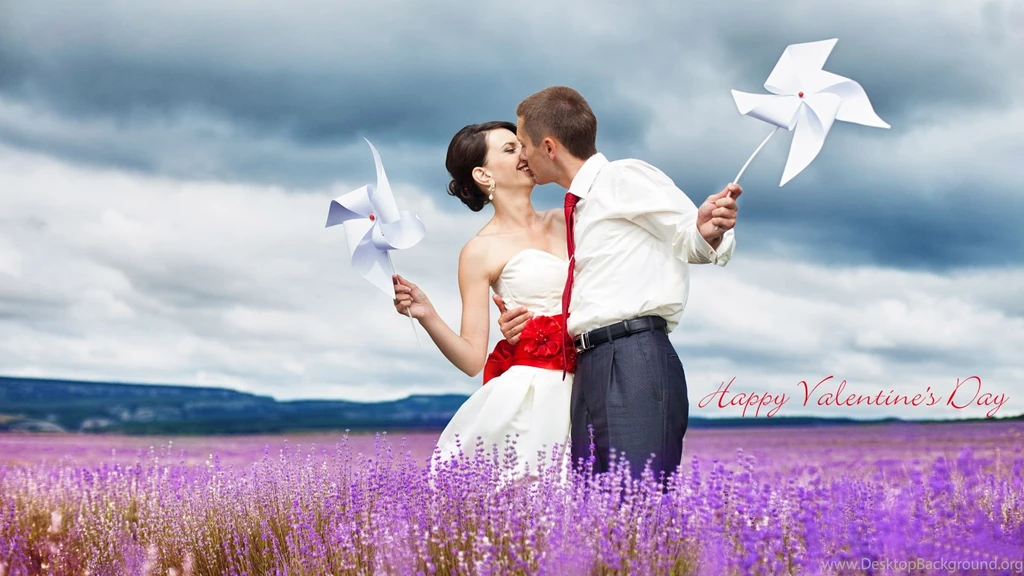 Lovely Couple Kissing Hd Wallpapers For Wishing Happy Valentines ...
