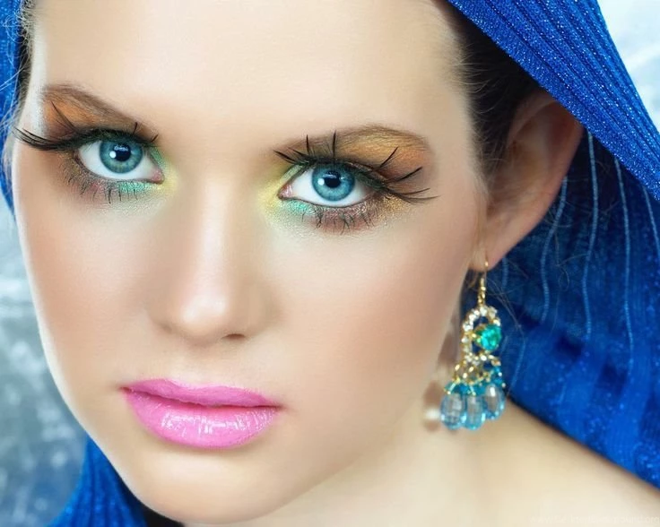 Beautiful Women Model With Blue Eyes Picture HD Wallpapers