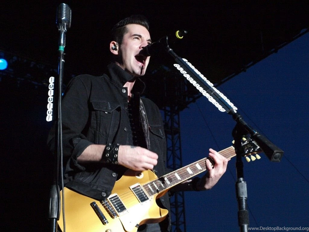 Theory Of A Deadman Singer Tyler Connolly On Touring: 'It's An ...