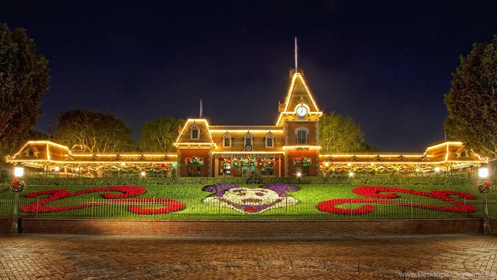 Christmas at disneyland hd wallpapers.jpg