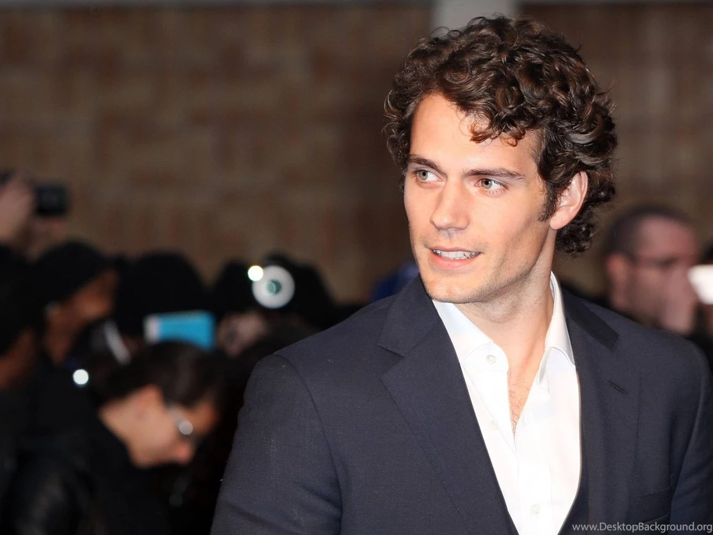Henry Cavill Wallpaper Media.jpg