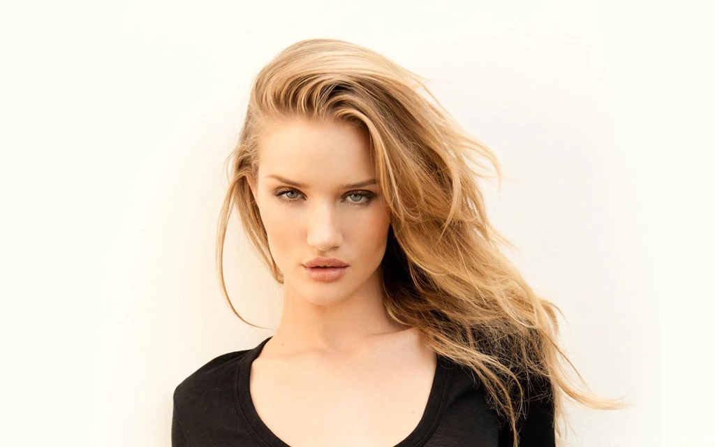 Hot HD Rosie Huntington Whiteley Wallpapers