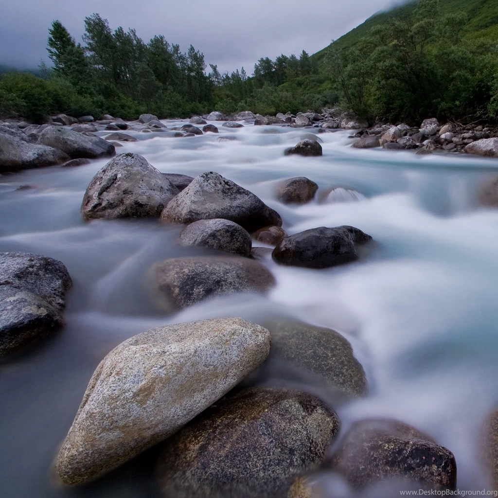 Alaskan River iPad Wallpapers