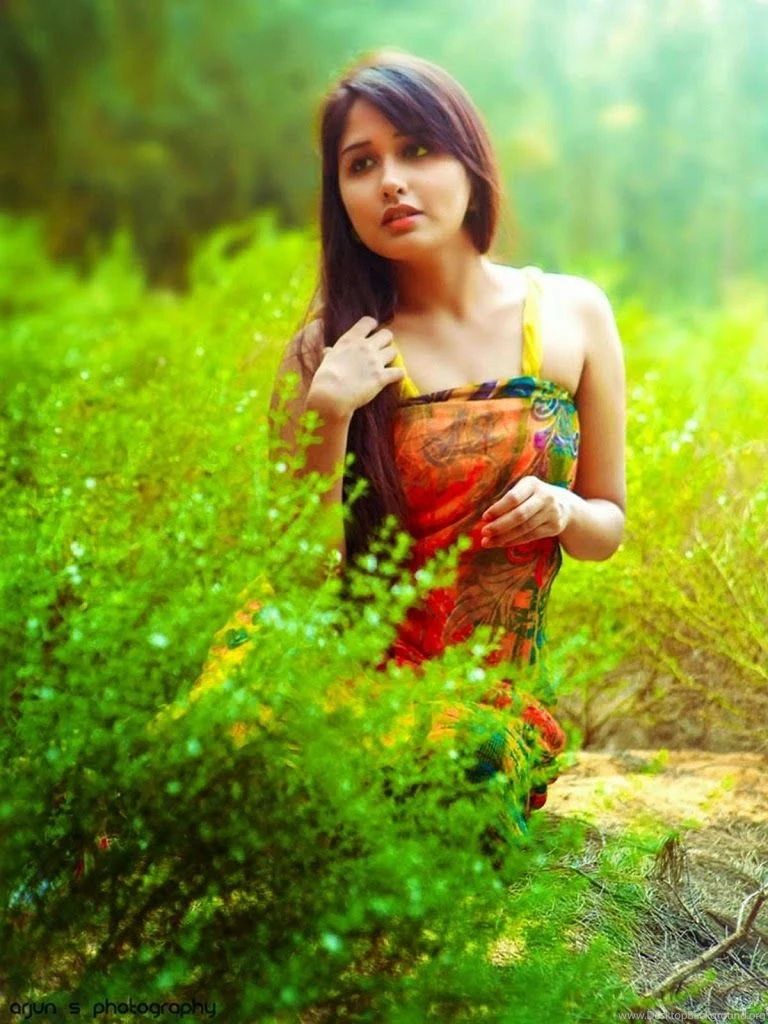 Tamil Actress Haritha Cute HD Wallpapers