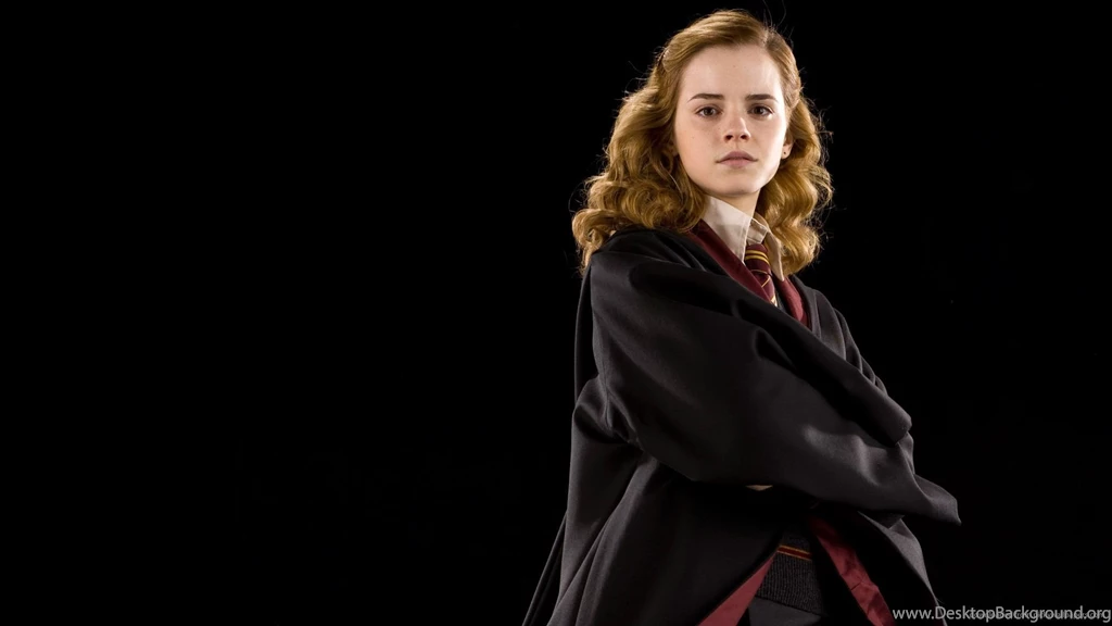 Hermione Granger In A Griffindor Cloak Wallpapers For iPhone 4