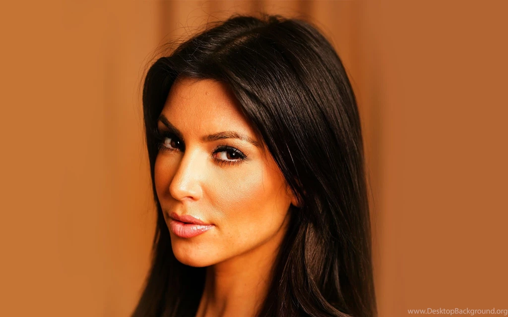 Kim Kardashian Wallpapers