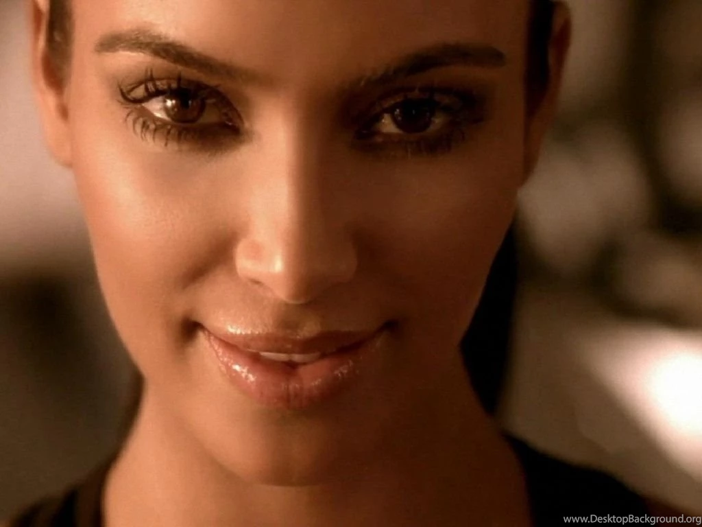 1024x768 Kim Kardashian Closeup Desktop PC And Mac Wallpapers
