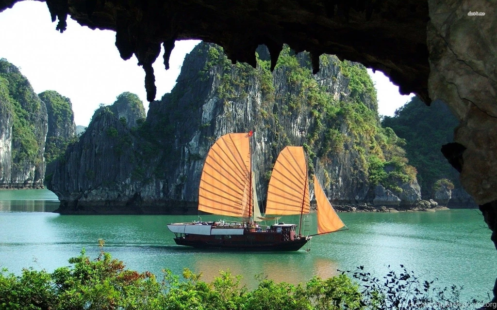 Red Dragon Cruise Ha Long Bay Wallpapers Beach Wallpapers