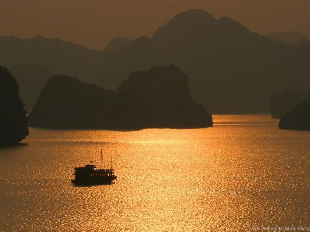 HalongBaySunset.jpg