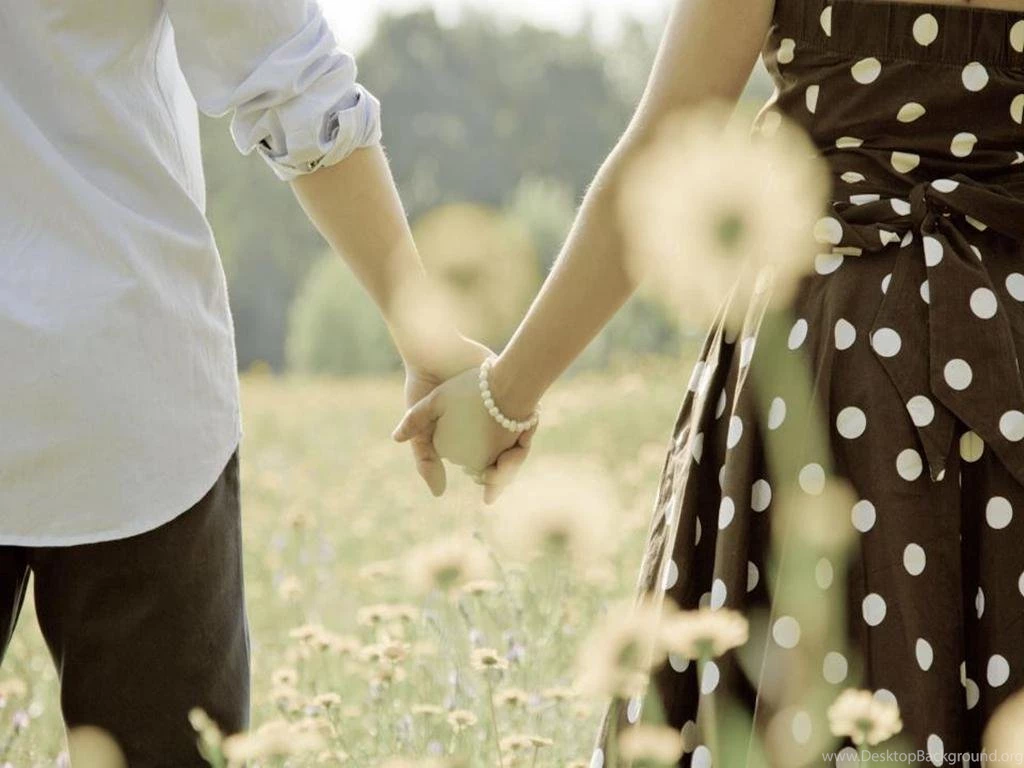 HOLDING HANDS WALLPAPER (
