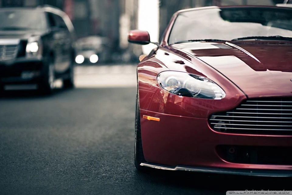 Aston Martin Vantage Wallpapers