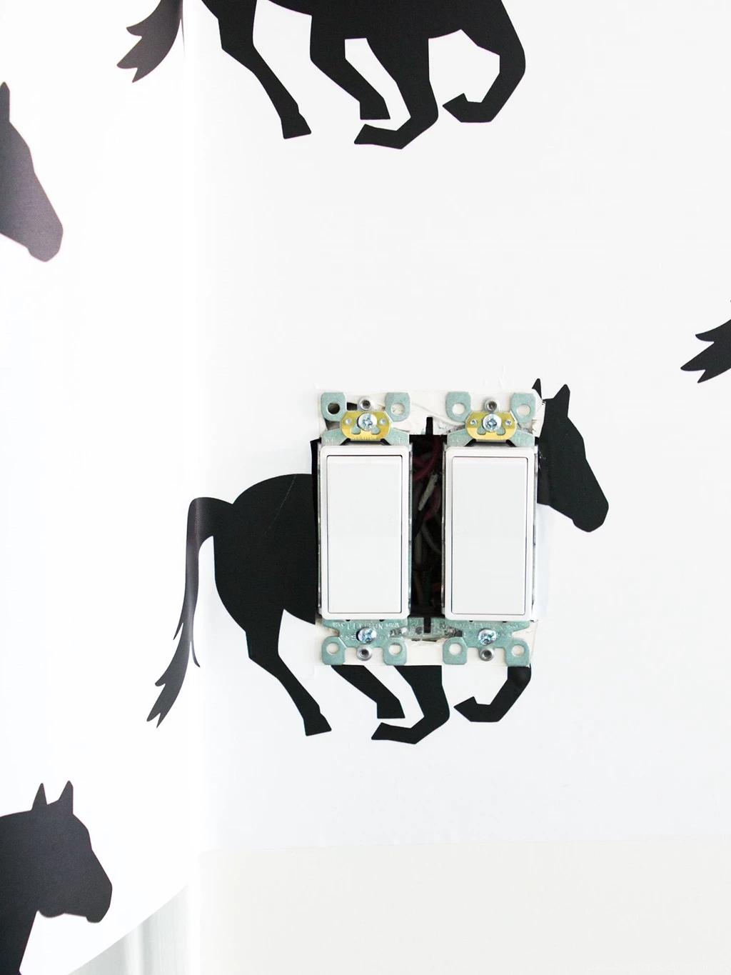 Peel And Stick Horse Wallpapers   Sarah Hearts