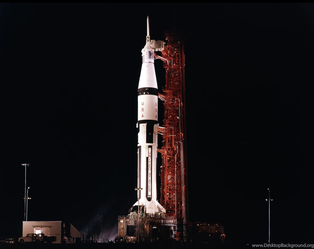 Apollo_7_night.jpg
