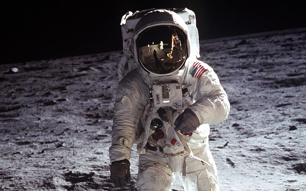 Landing Moon HD Wallpapers