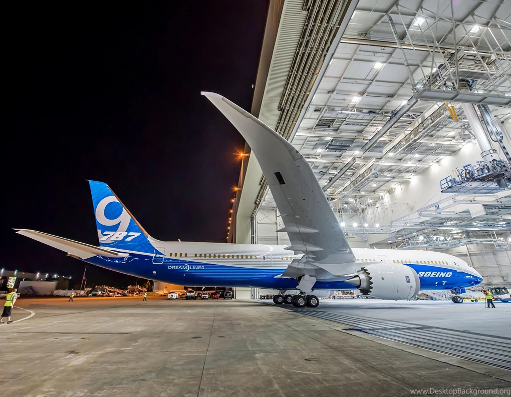 Boeing_787 9_rolled_out.jpg