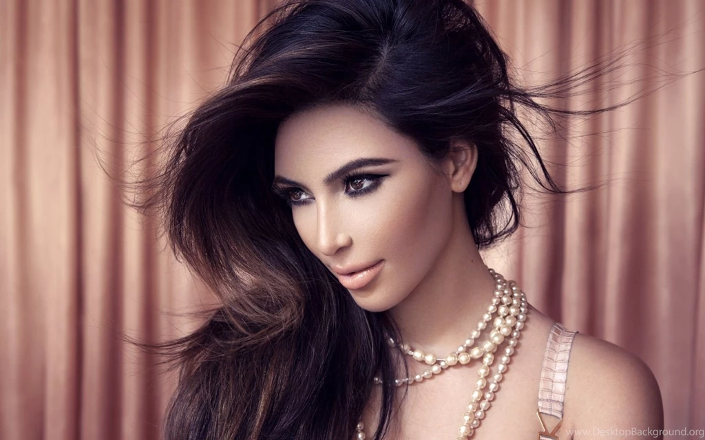 Hot HD Kim Kardashian Wallpapers