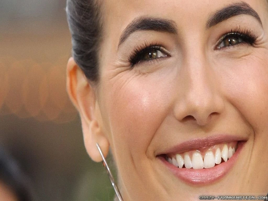 Camilla Belle Wallpapers 2   Female Celebrity   Crazy Frankenstein