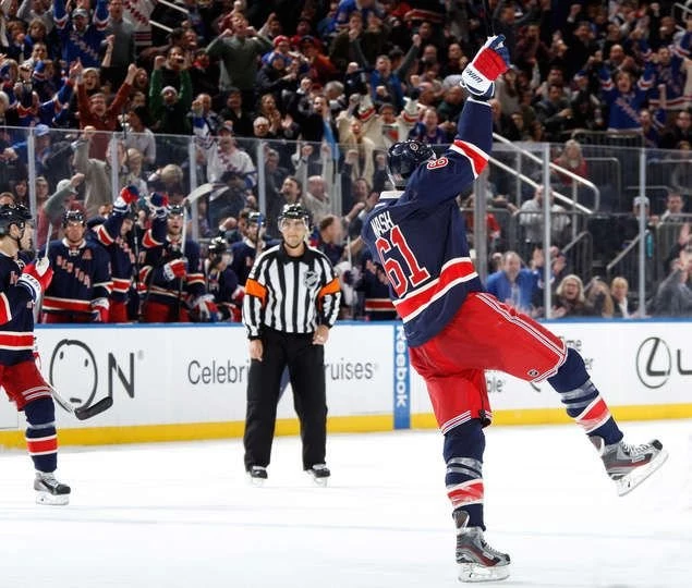 Rangers Vs. Blackhawks 02/27/2014 Chicago Blackhawks Photos