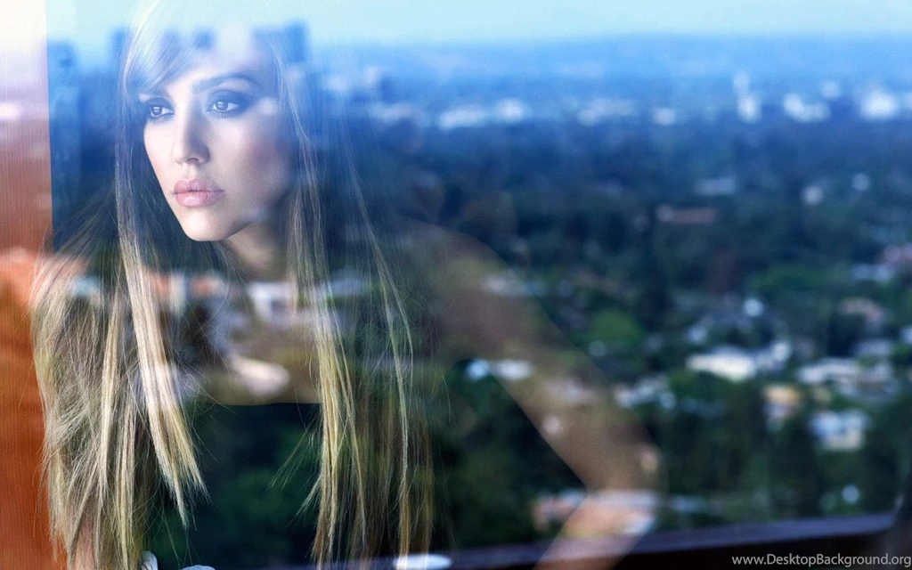 Jessica Alba Actress Girl Desktop Wallpaper.jpg