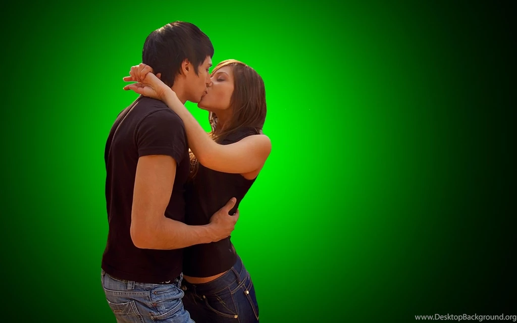 Romantic Couple Lips Kiss HD Images