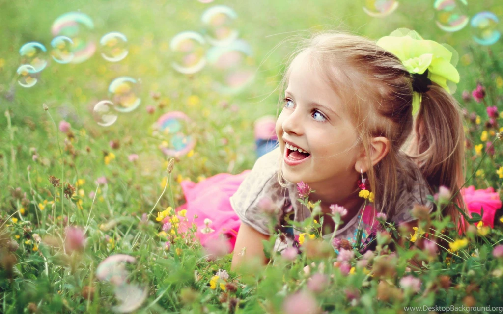 HAPPY CHILD WALLPAPER   (