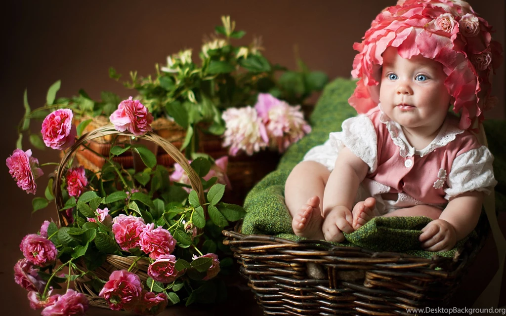 Sweet baby with flower wallpaper.jpg