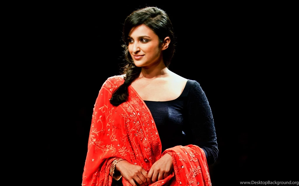 Actress Parineeti Chopra Wallpapers
