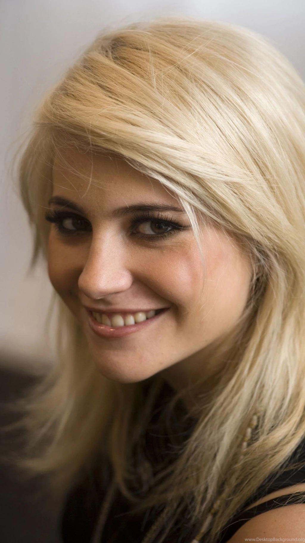 Pixie Lott Mobile Wallpapers 7271