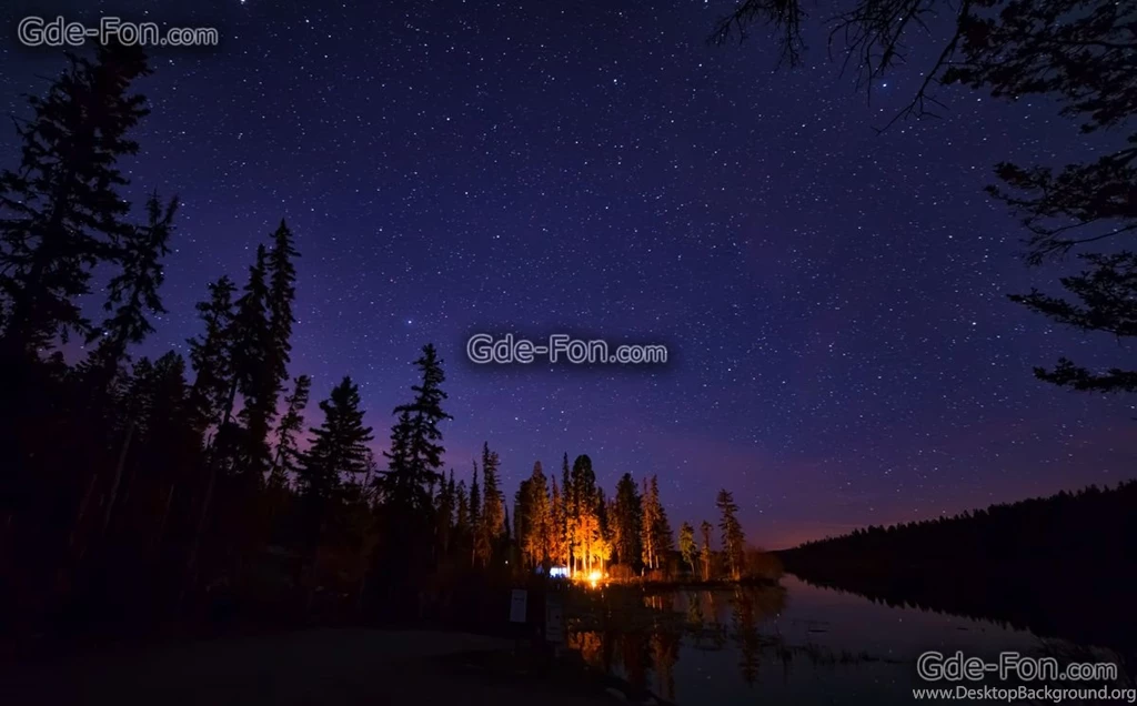 537914_distant_campfire_roche_lake_provincial_park_kamloo_5584x3467_www.Gde Fon.com.jpg