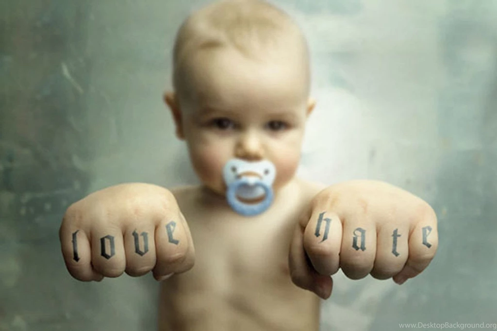 Baby Funny Wallpapers LOve HAte.jpg