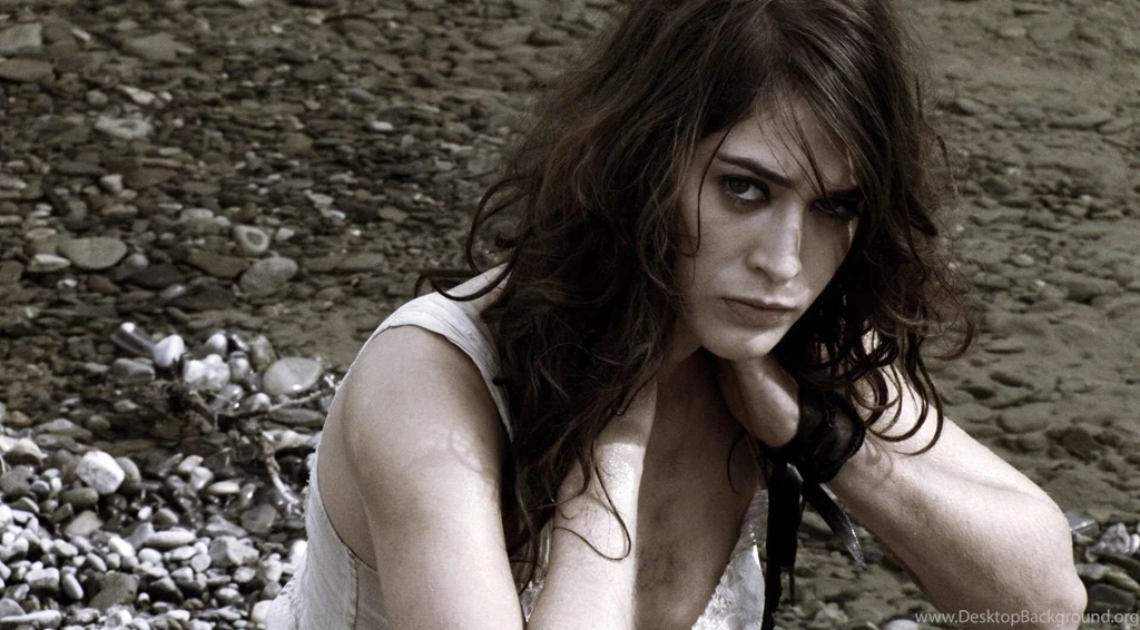 Actress Lizzy Caplan 2016 Photos