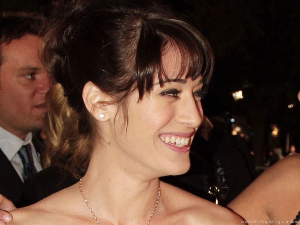 Lizzy Lizzy Caplan Wallpapers (2617555) Fanpop